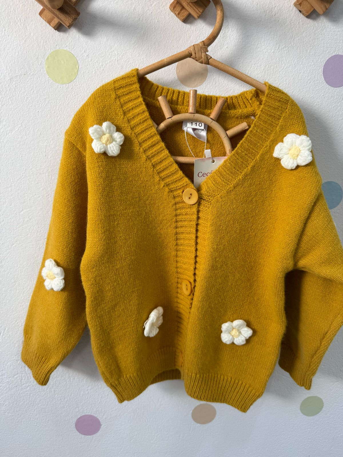 Knitted cardigan with flowers 🌸