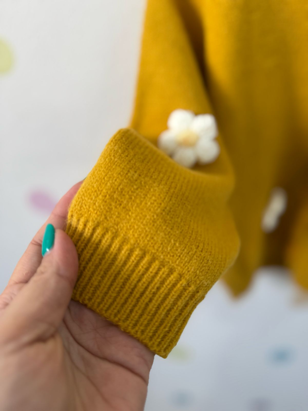 Knitted cardigan with flowers 🌸