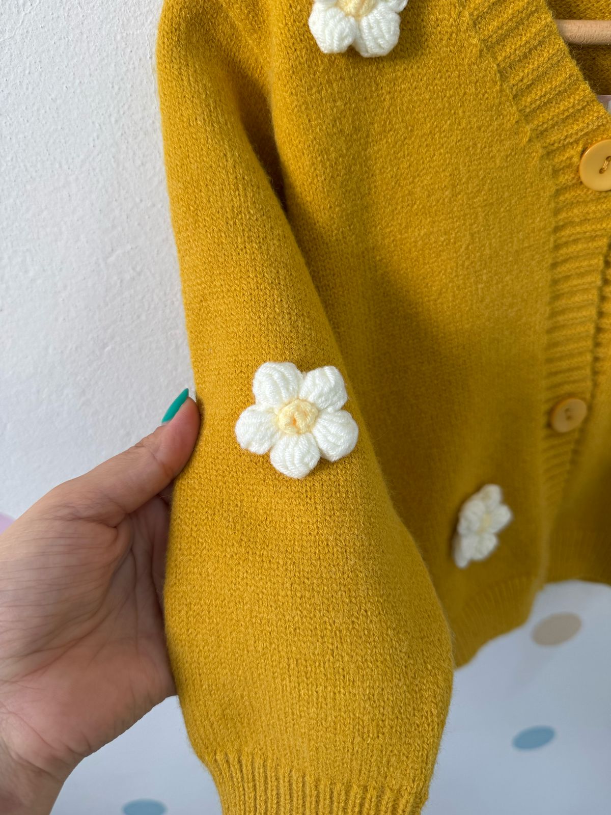 Knitted cardigan with flowers 🌸